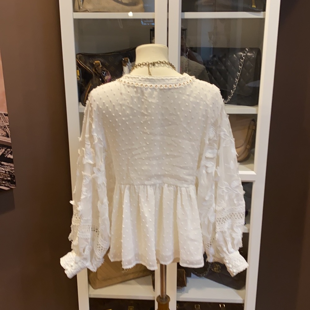 WHITE FLORAL EMBROIDERED TOP - Picture 5 of 7